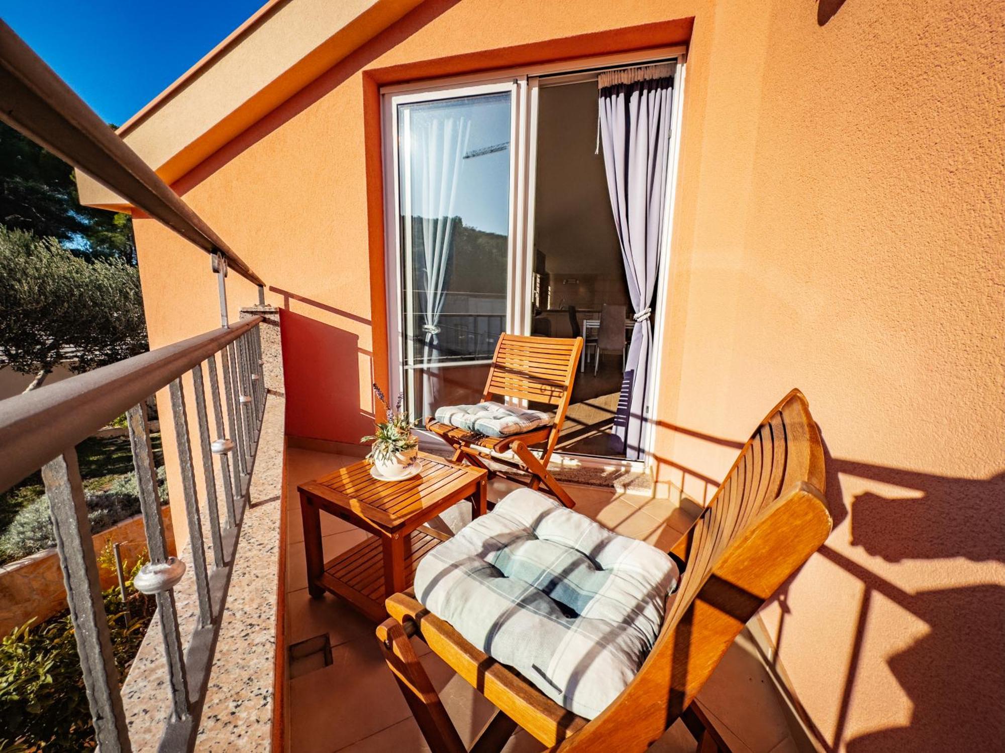 Ferienwohnung Regina Del Mare Slatine Exterior foto